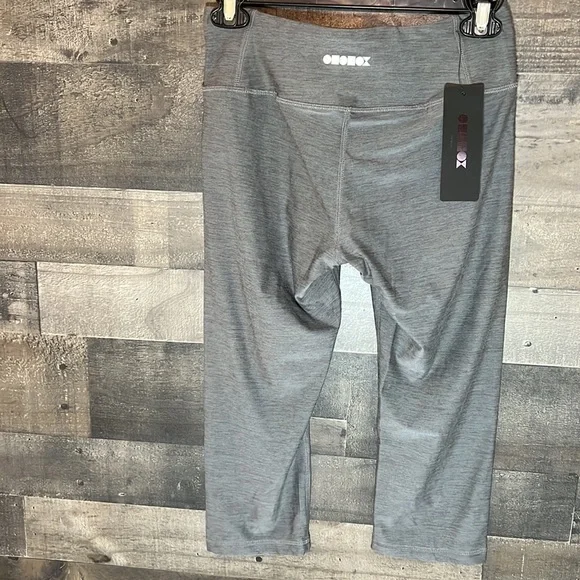 New Gray Ododos Capri Leggings - Picture 2 of 5
